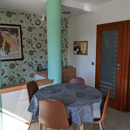 Minaret Apartment *