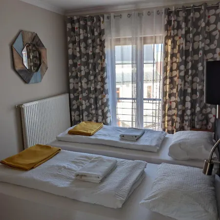 Minaret Apartamento Eger